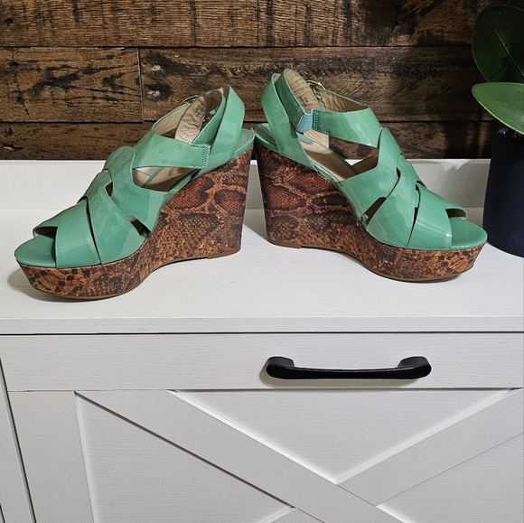 Joan & David teal wedges - Picture 7 of 8